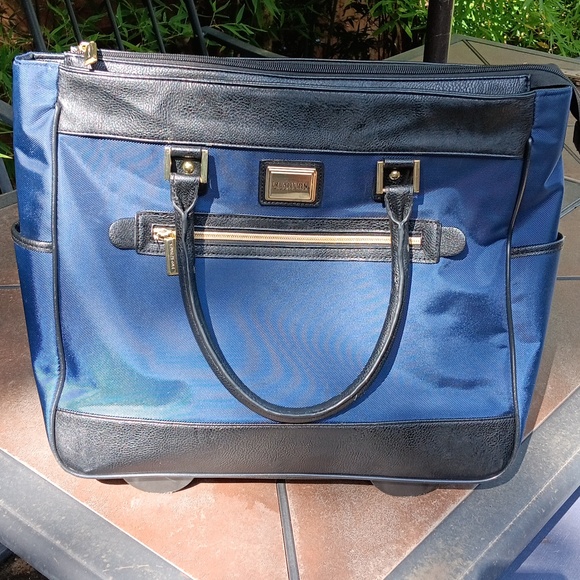 Kenneth Cole Reaction Other - KENNETH COLE TRAVEL BRIEFCASE